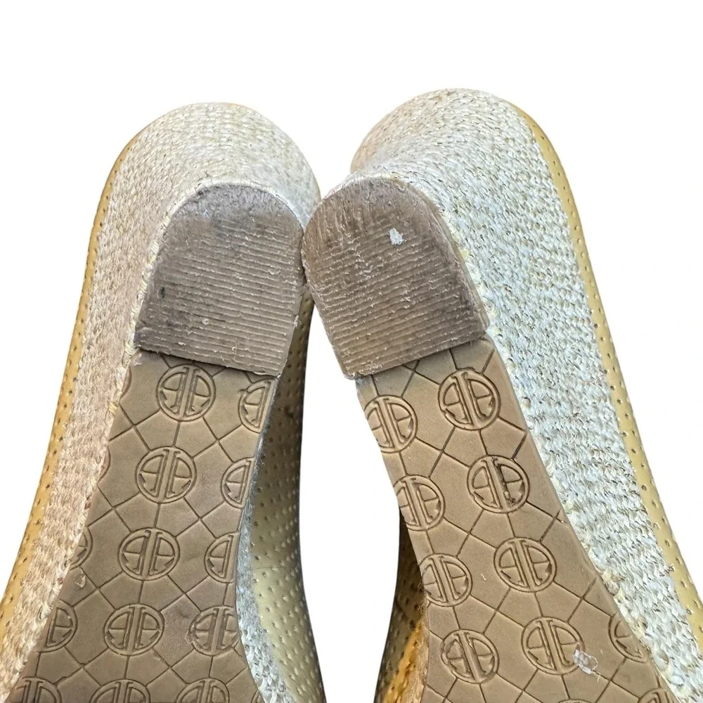 Lilly Pulitzer Shoes Womens Size 7 Beige Leather Peep Toe Espadrille Wedge Heels